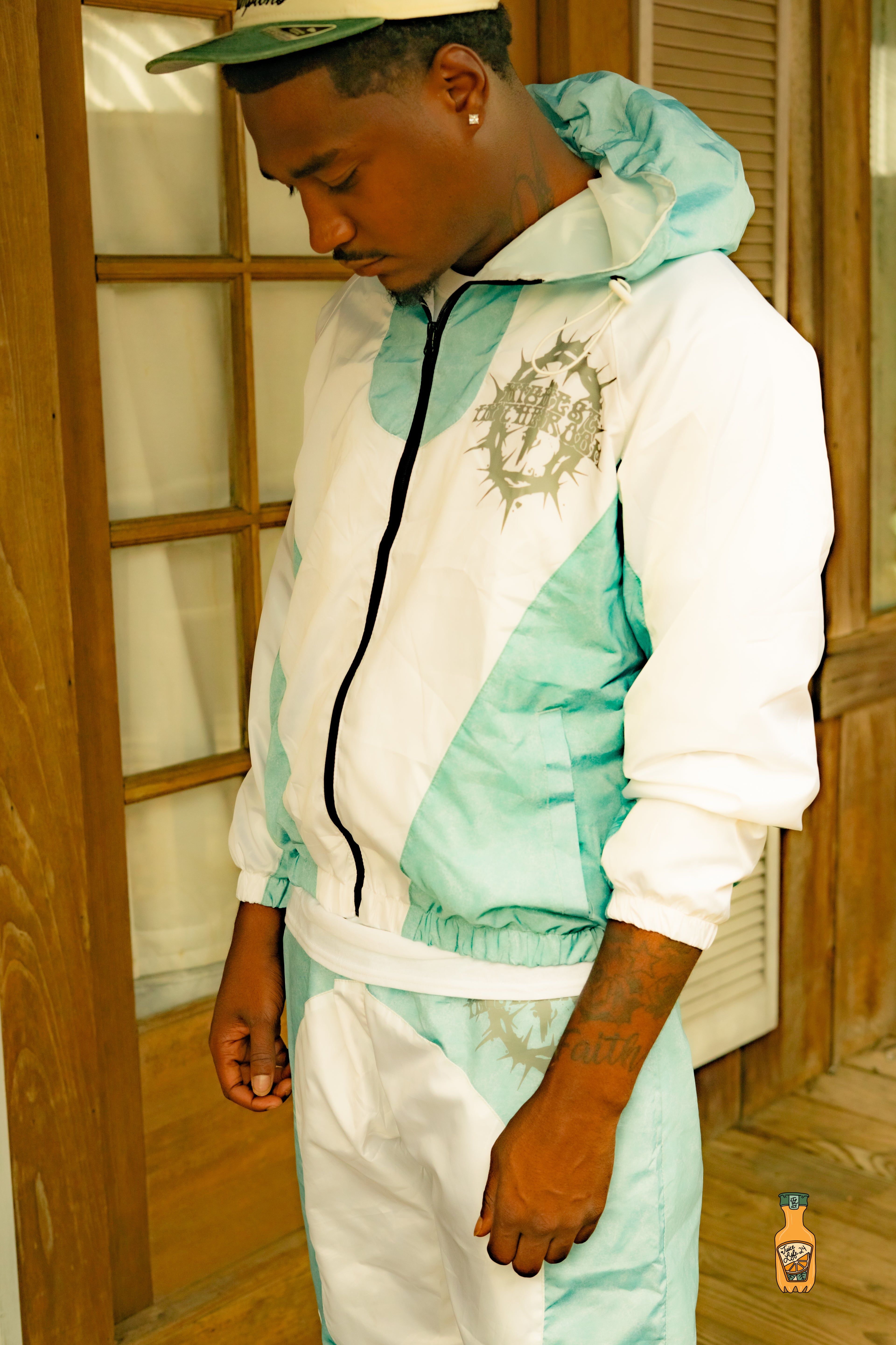 Highest crowned windbreaker set